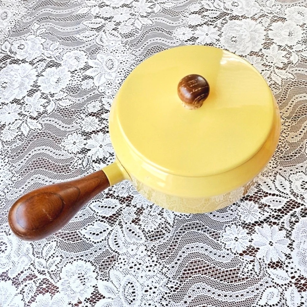 Vtg 60s MCM Mustard Yellow Enamel Fondue Pot w/ Lid Mod Dining Cookware Saucepan